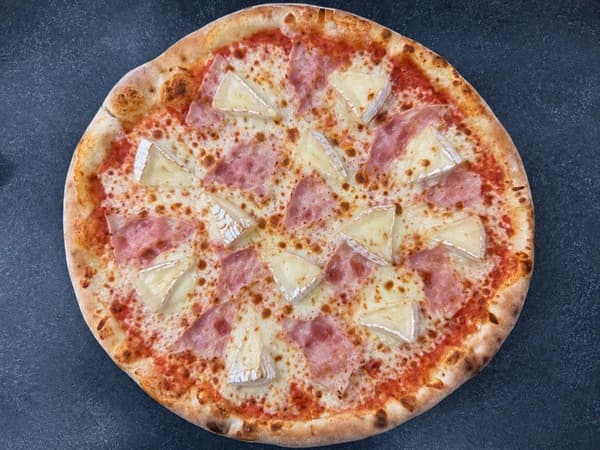 11. Pizza Camembert